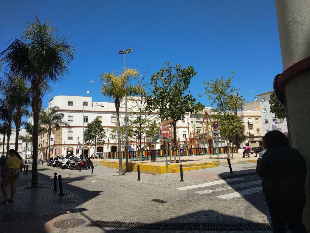 Essence * Cádis